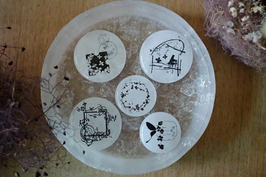 Hanen Studio _ White Jade Stone Rubber Stamp _ 5th Anniversary Series / Listening to the Whisper