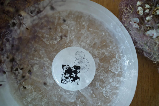 Hanen Studio _ White Jade Stone Rubber Stamp _ 5th Anniversary Series / Listening to the Whisper