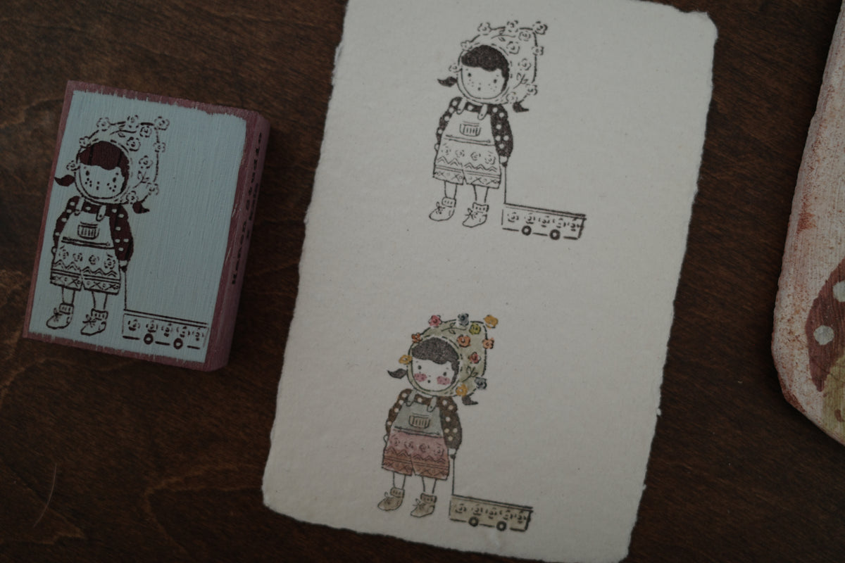 Hanen Studio x Kaia _ Rubber Stamp _  Freckles Girl Vol 2 Series / Pulling a cart